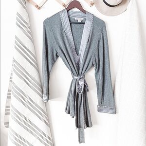 Oscar De La Renta Gray Robe